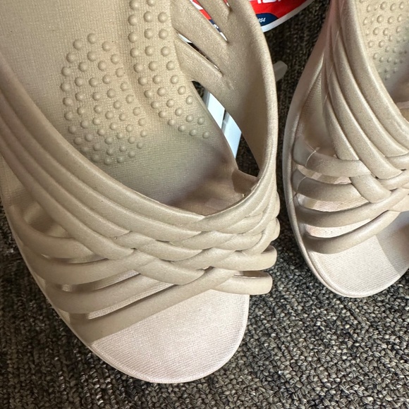 Okabashi Venice Women's Sandals Toffee color. Size ML (8-9) NWT - Picture 4 of 9